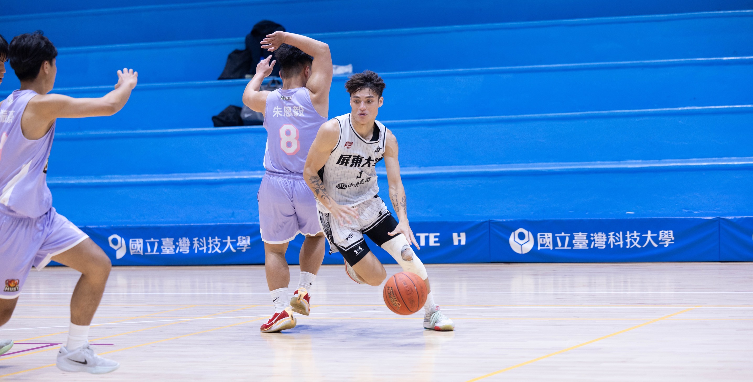 屏大陳照安多次廝殺禁區，拿下本場最高分