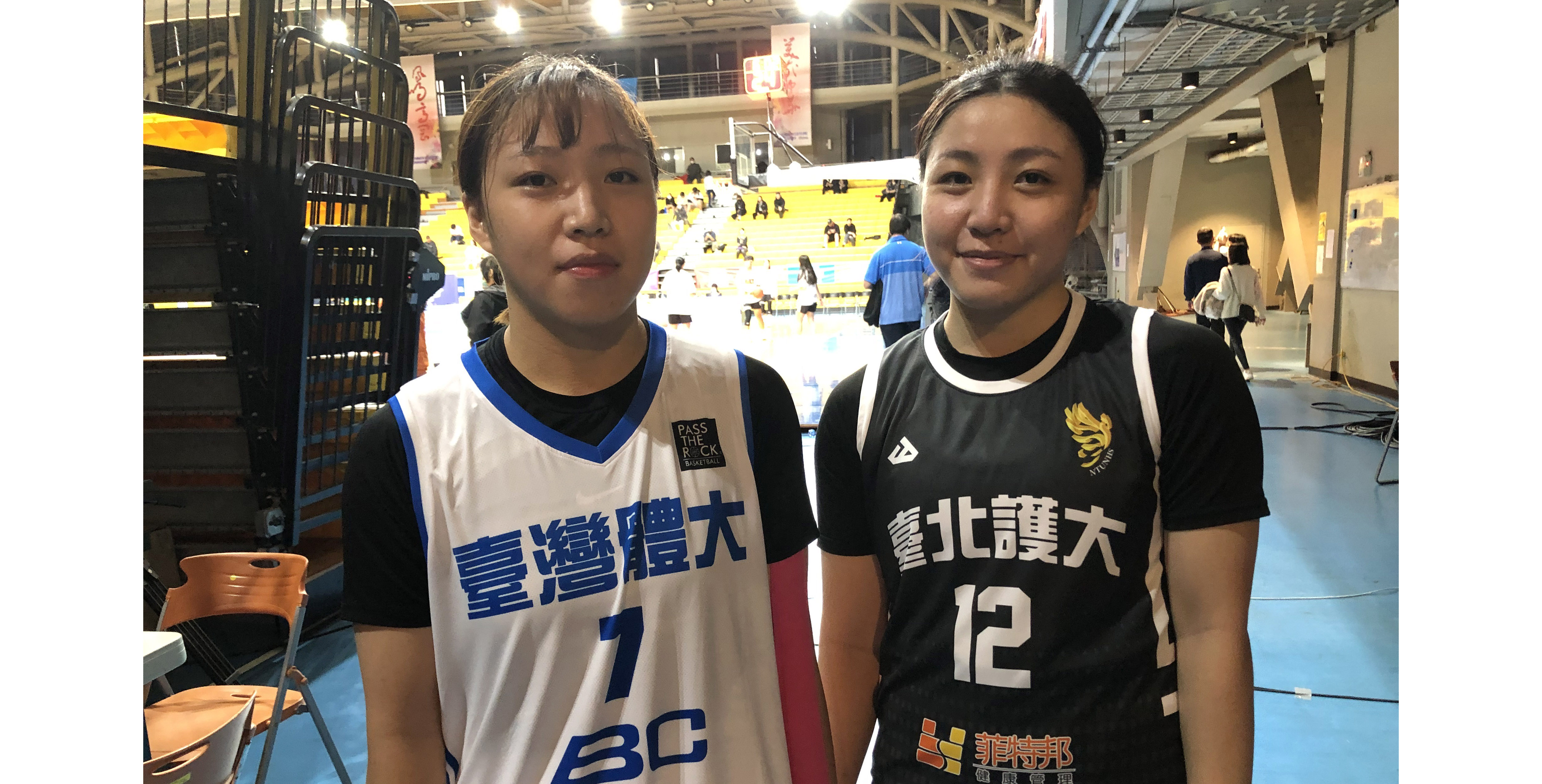 隊友變對手1比1扯平的雙胞胎姊姊北護謝偉平（右）、臺體妹妹謝亮平。