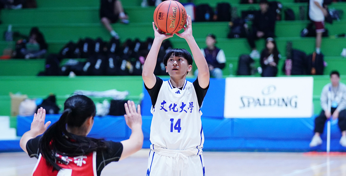 文化大學鄭慧慈22分13籃板4助攻。攝/大專體總