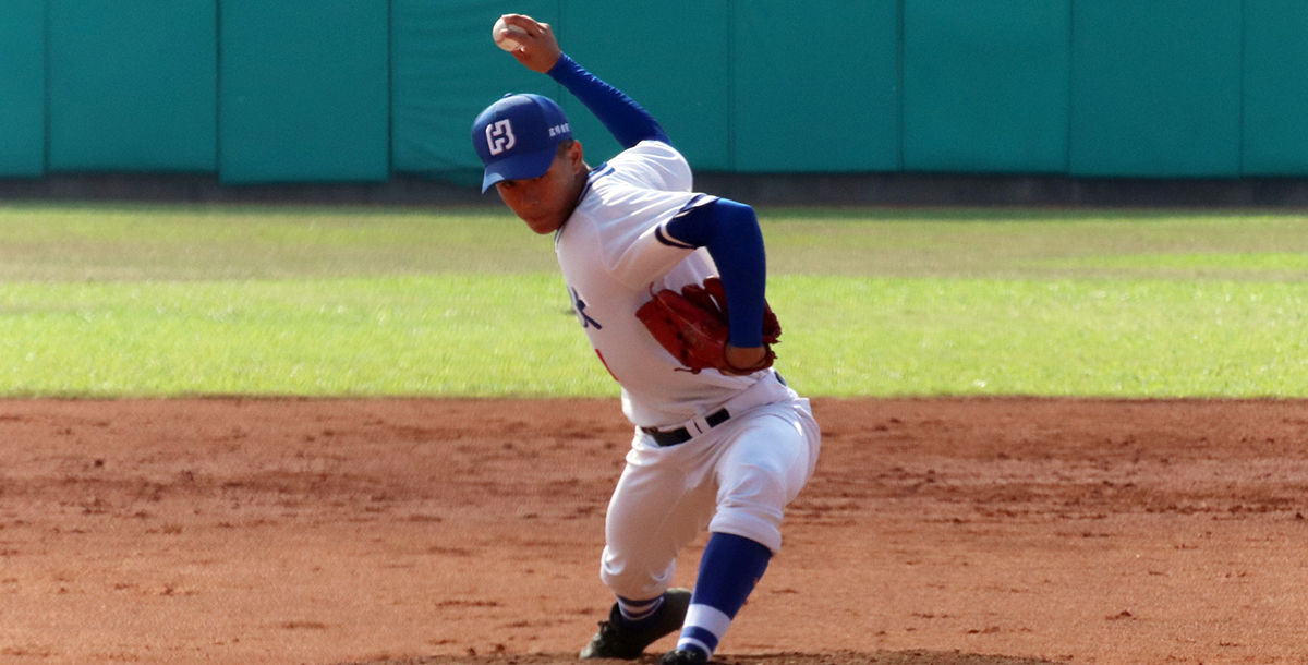 台體大投手李軒慈臨危受命中繼飆勝投。攝/大專體總