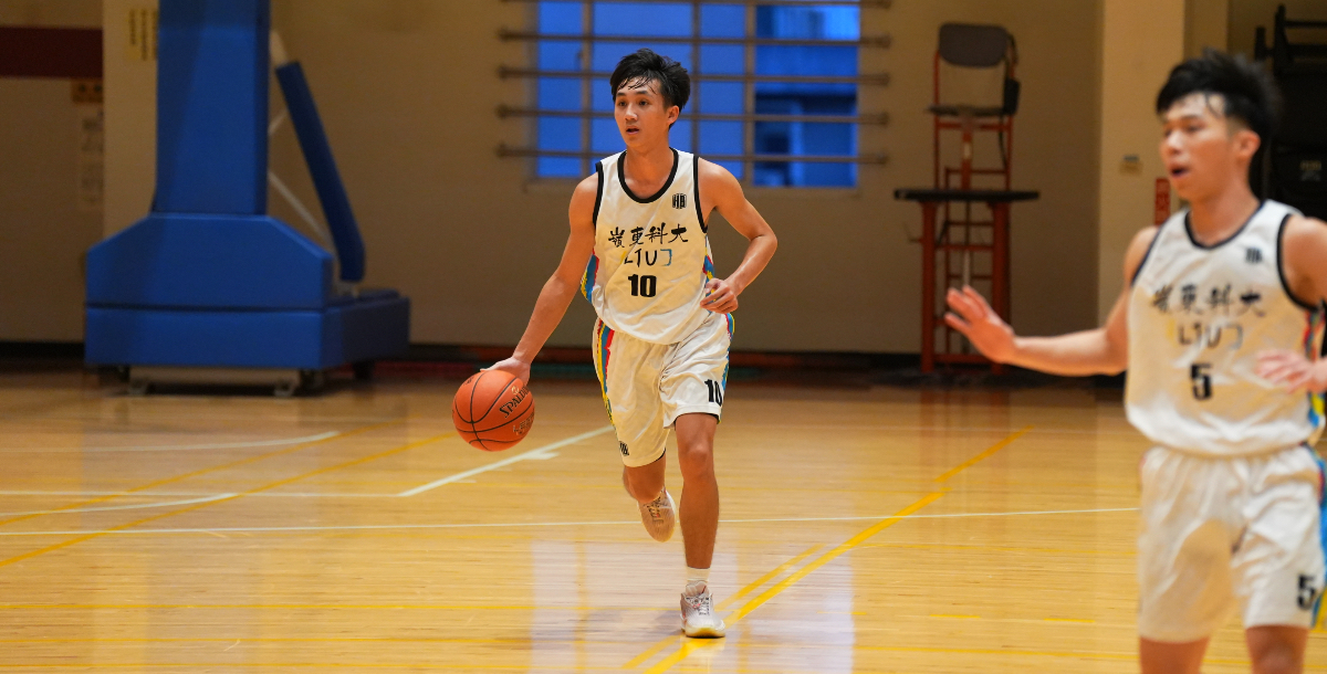 嶺東宋新曄末節火力全開，單節攻下14分，全場貢獻16分。攝／施浚璿