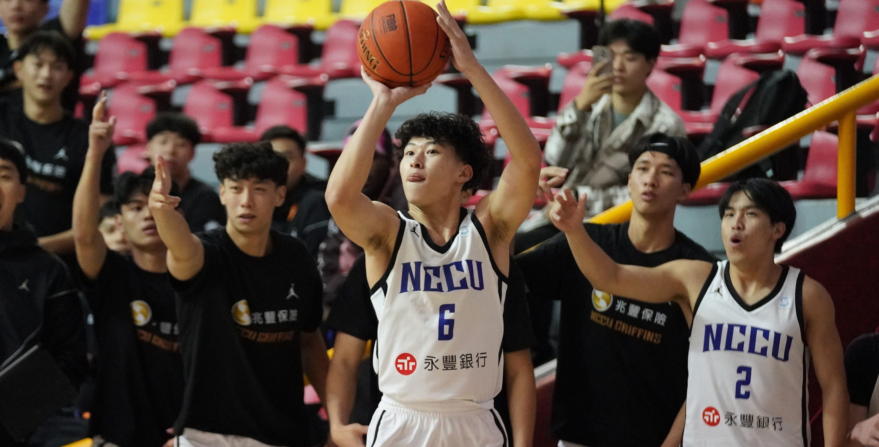 政治大學謝昀達10分6籃板。攝/大專體總
