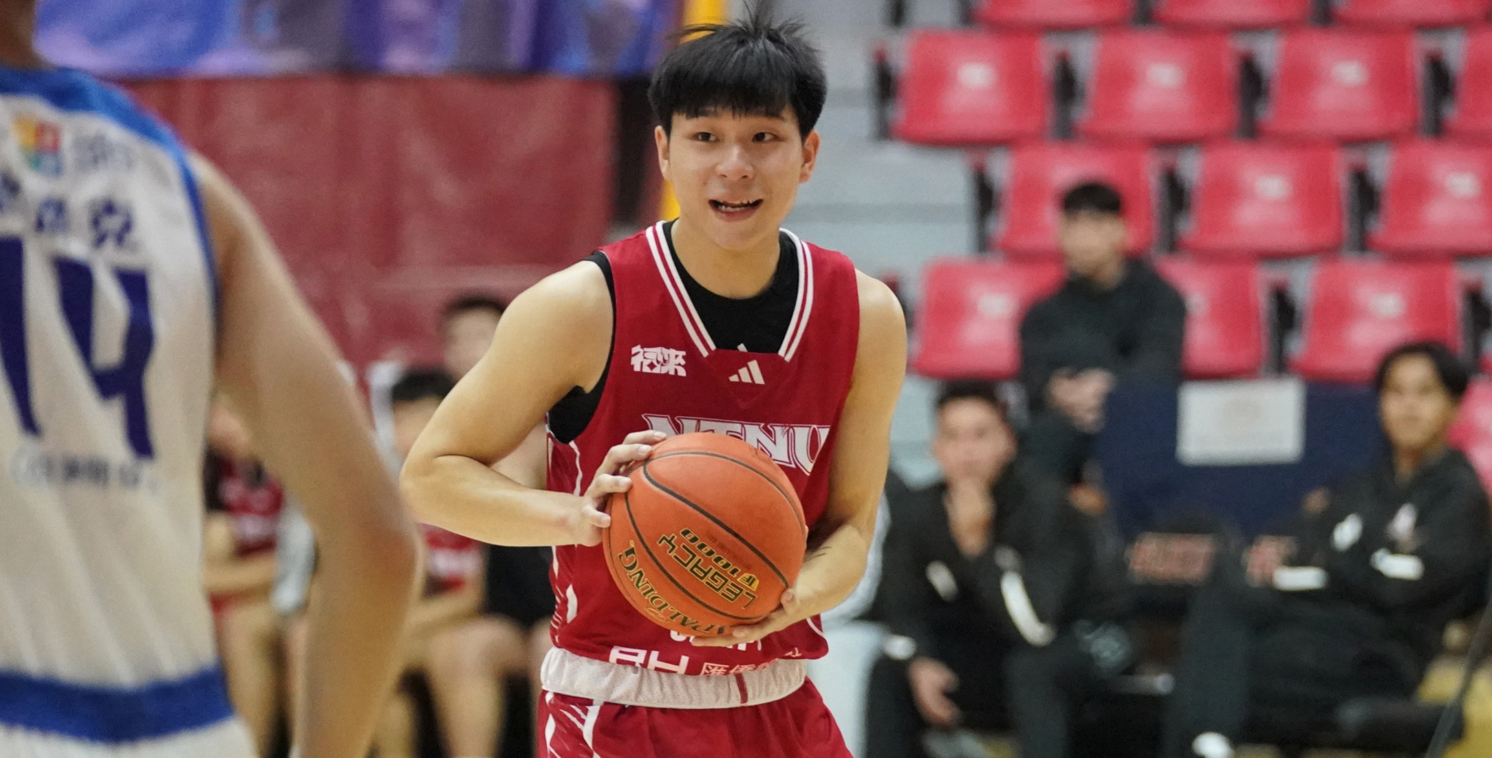 NIG03340_臺灣師大莊政隆13分13籃板雙十表現，外帶8次助攻