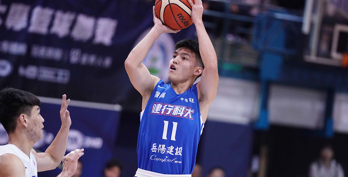 健行「阿吉」林俊吉三分球5投中3,拿下20分4籃板3助攻。攝/大專體總