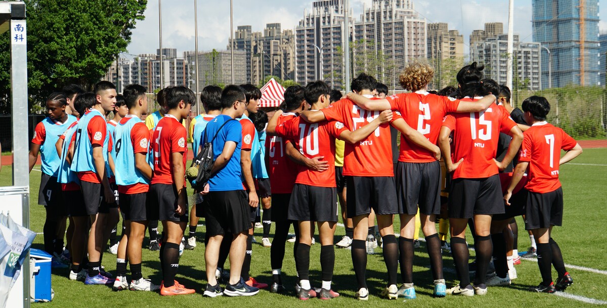 臺大團隊取得首勝士氣佳。攝/廖芸萱