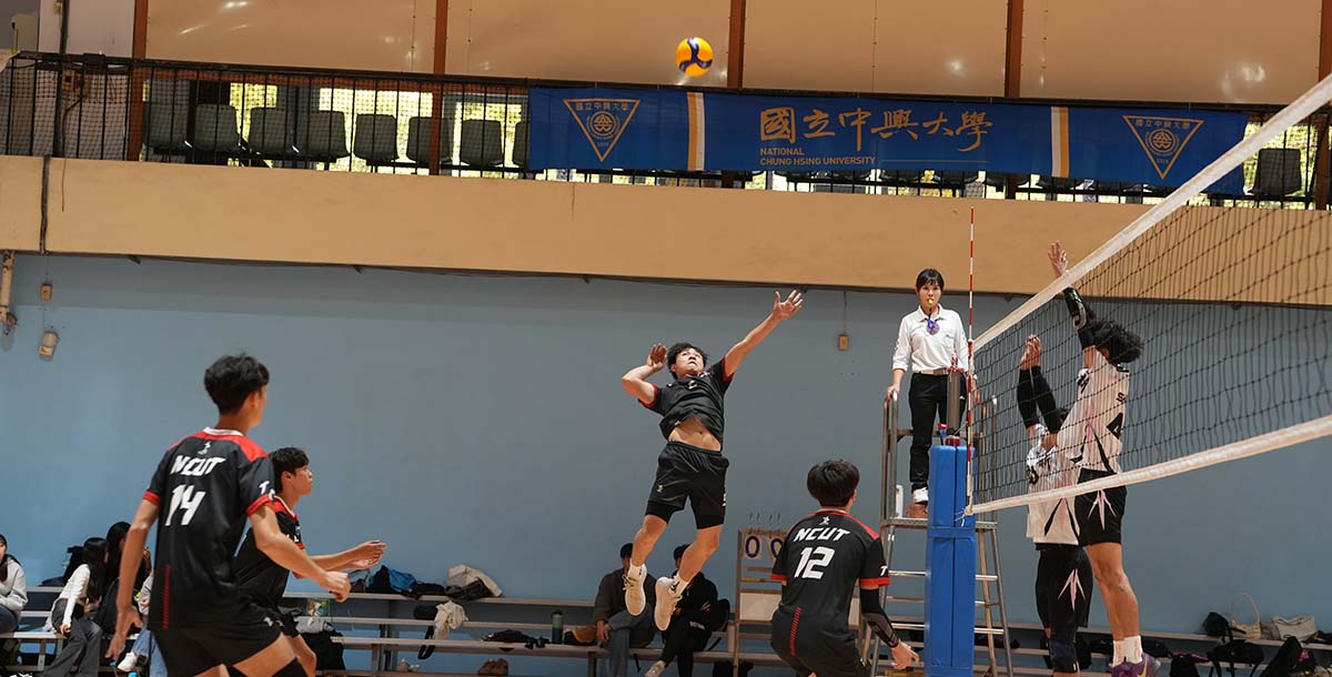 勤益利明憲吊球得分。攝/楊鈞茹