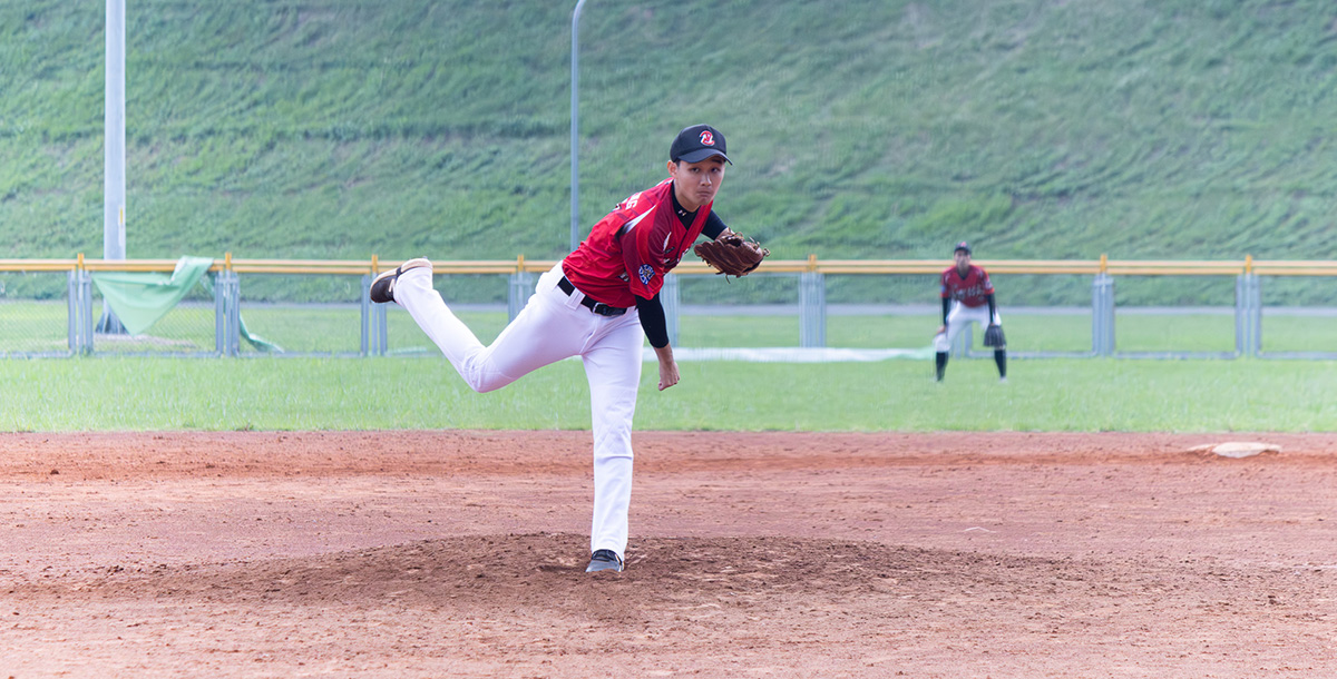 臺師鄭淳豪三局送出四次三振，替球隊止住失分潮。攝/周依柔