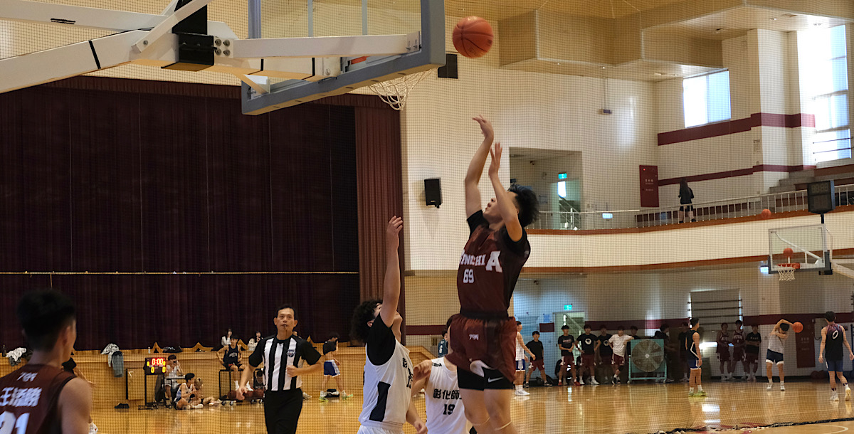 逢甲楊佳勳，單場命中五記三分彈。攝/林庭如