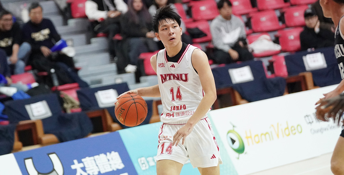 臺灣師大莊政隆攻下12分12籃板「雙十」，並傳出4次助攻。攝/大專體總