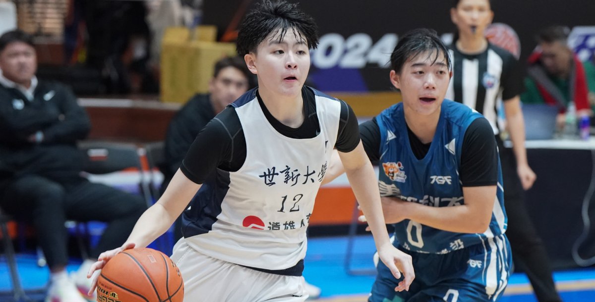 世新游沁樺本場再展能手，貢獻22分18籃板4助攻5抄截6阻攻，助隊續保晉級生機。攝/大專體總