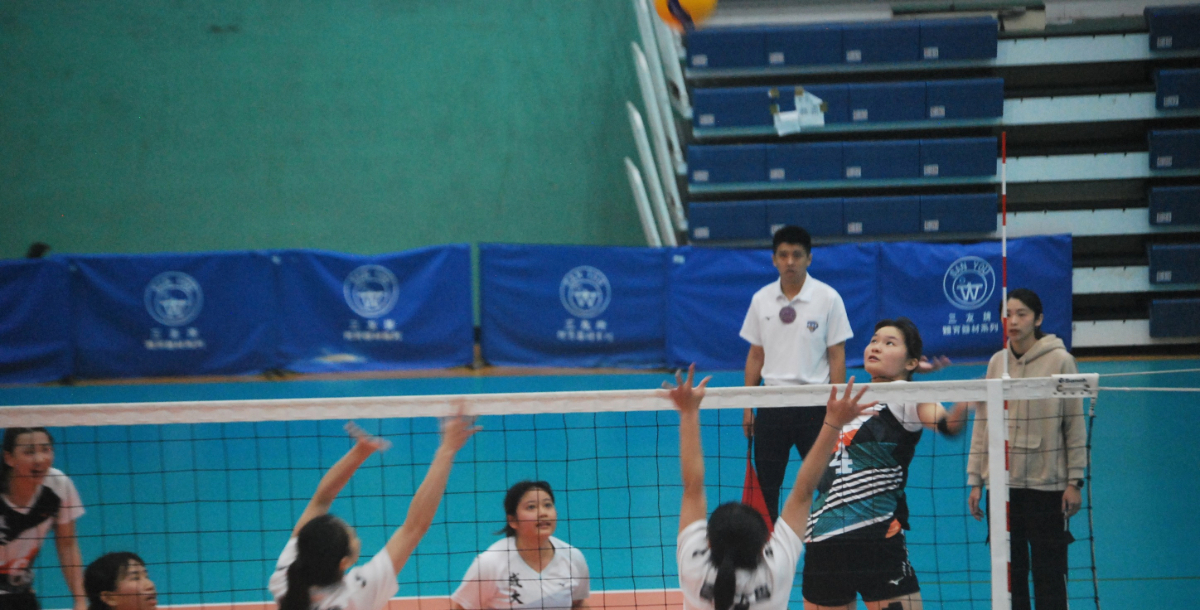 成大簡翊雯(4號)進攻活躍，為球隊拿下數分。攝/吳妤宸