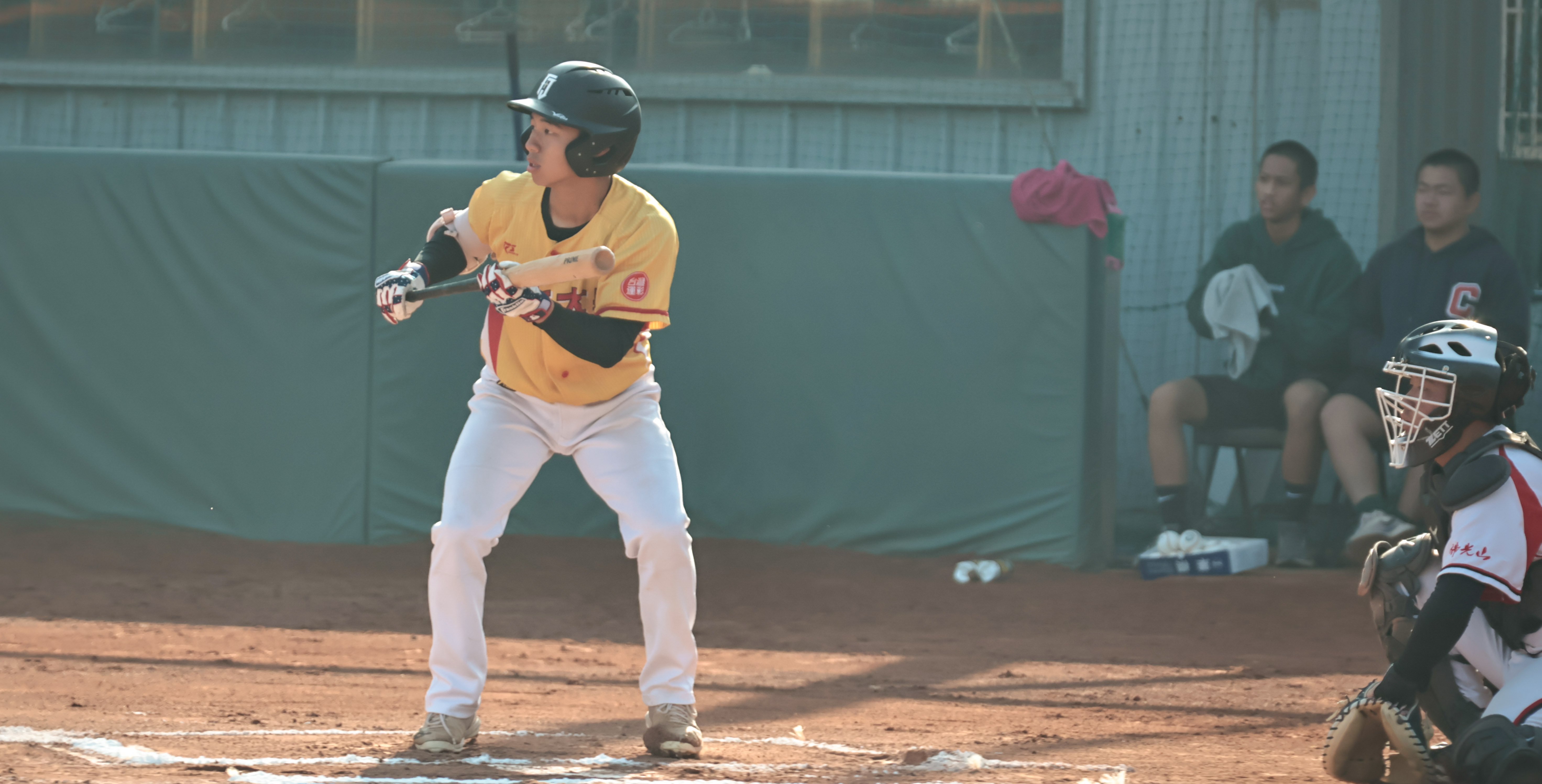 輔仁曾譯威擊出二壘滾地球送回第二分。攝/林秀炘