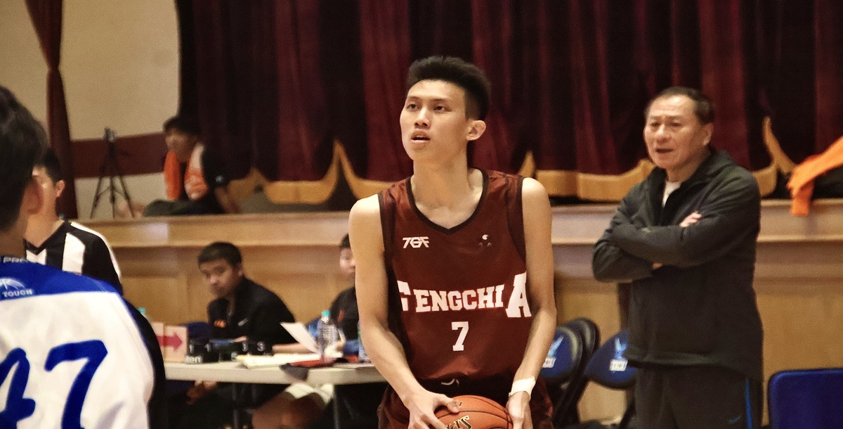 逢甲關雅駿在攻守兩端表現出色。攝/林子堯