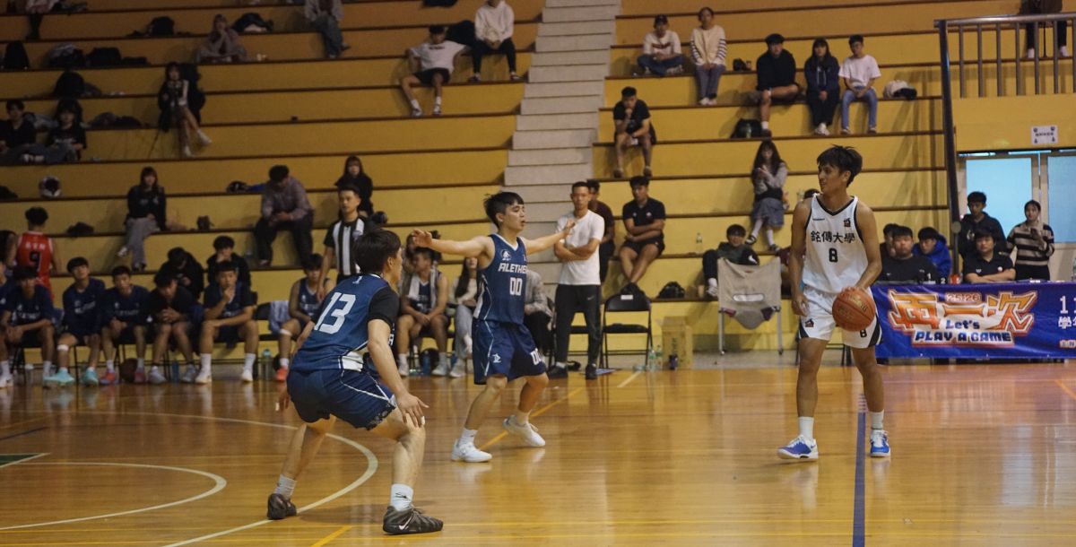 銘傳謝洪韋(白)組織進攻。攝/游麗穎