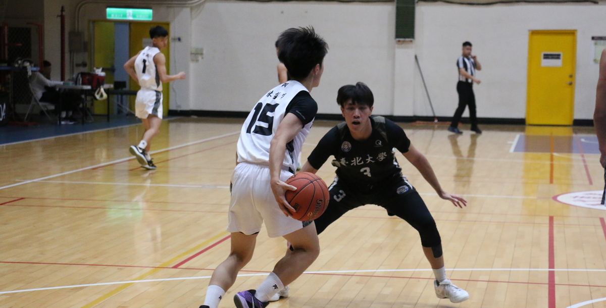 北大(黑)防守為本日獲勝關鍵。 攝/陳佑嘉