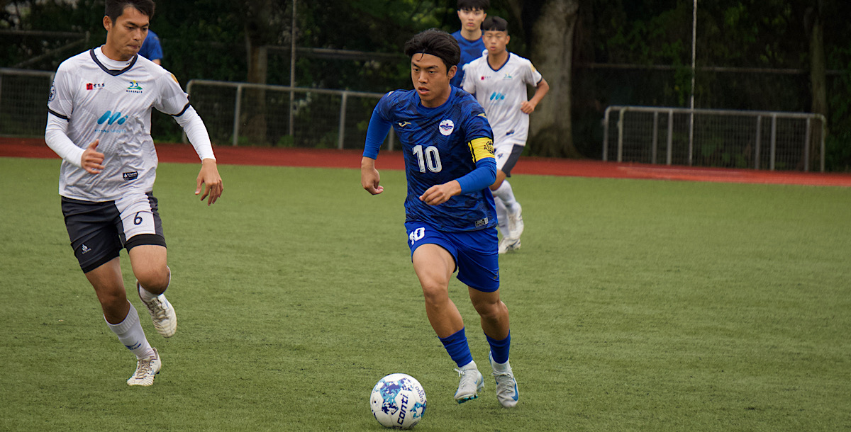 面對多名主力帶傷上陣，銘傳隊長傅鼎紘(10)挺身而出，凝聚團隊士氣。攝/孫千筑