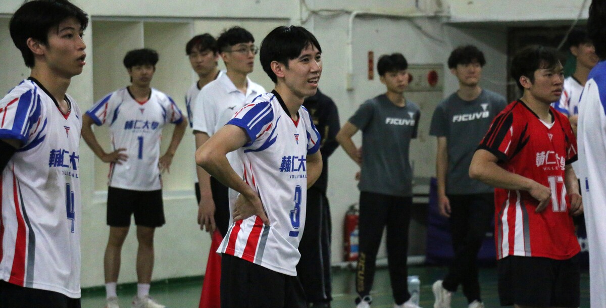 輔大隊長林果(中)帶領球隊逆轉首局。 攝/陳佑嘉