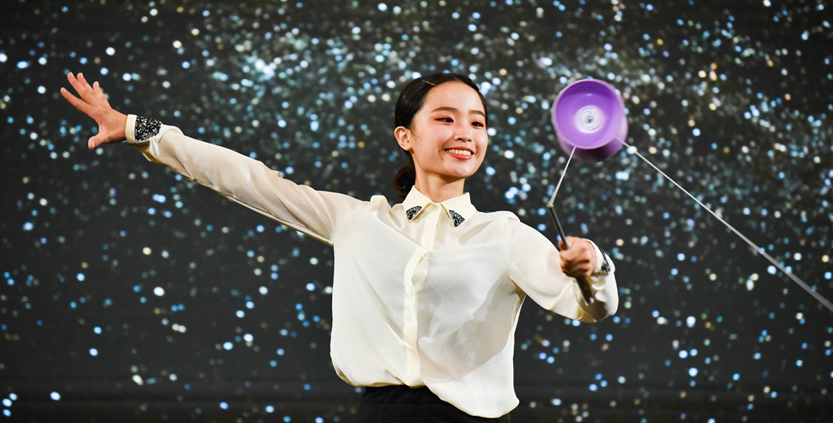 鍾雨緹2019年參加馬來西亞沙巴國際扯鈴大賽榮獲第一名。圖/鍾雨緹提供