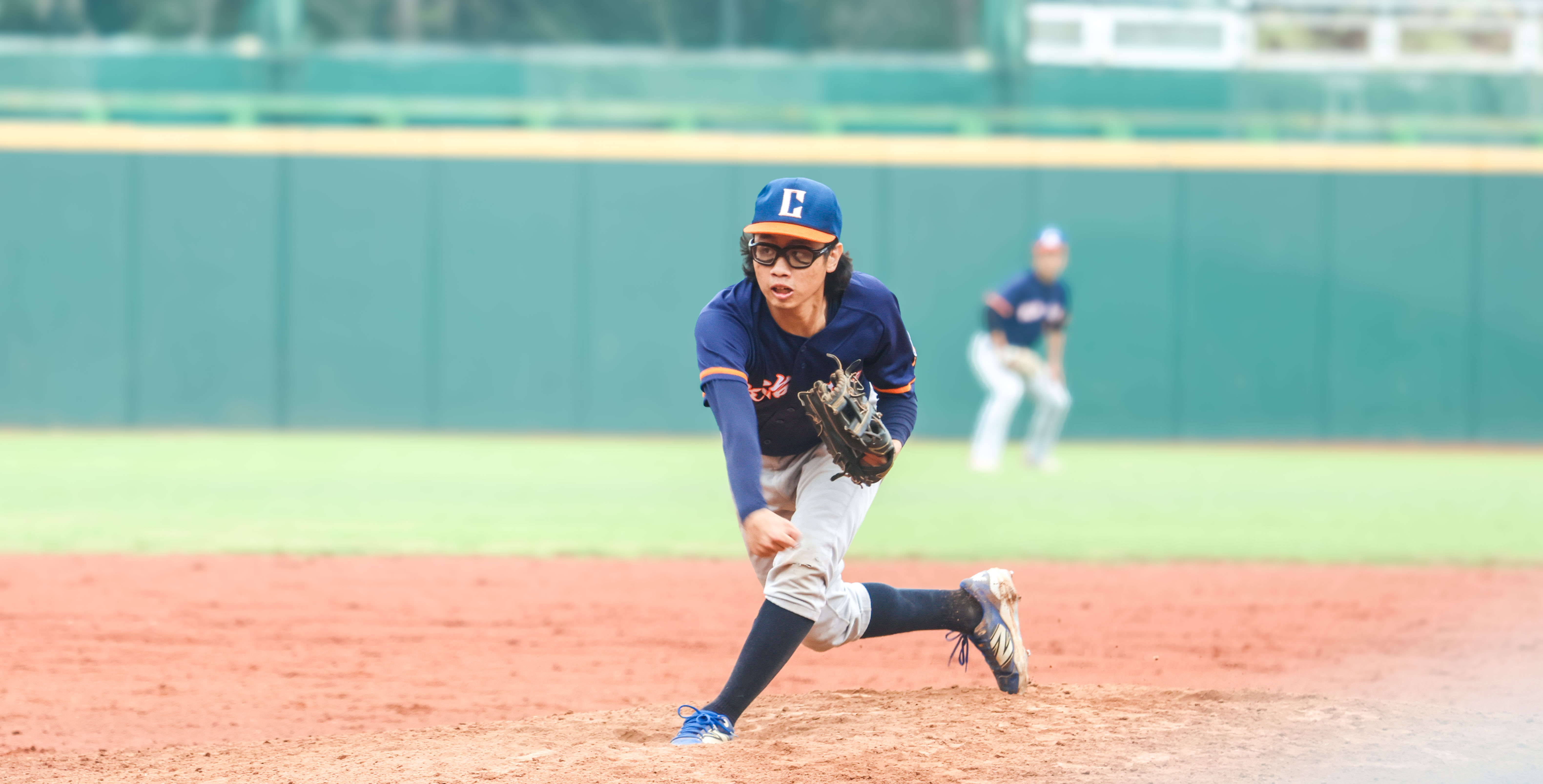 政大先發投手陳則銓主投4.2局送出6次三振，賽後防禦率是一個完美的「0」。攝／許靜玟
