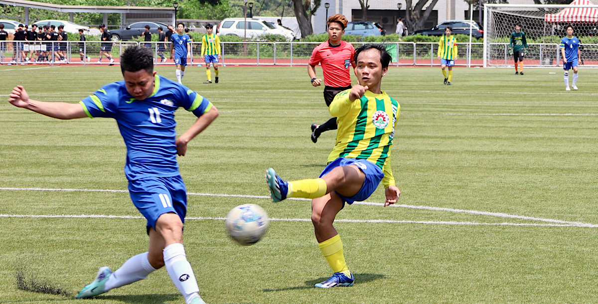 黎明張文仁(黃)適時一踢，奠定勝果。攝/陳品儒