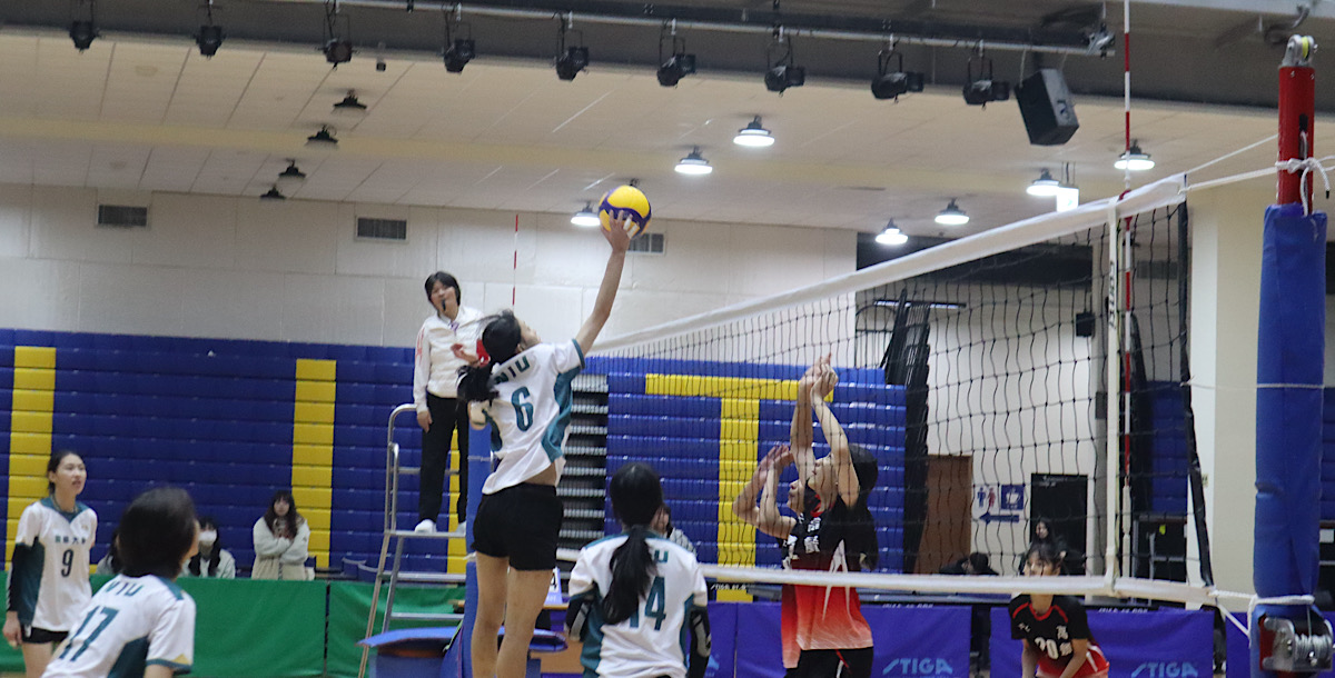 宜大盧禹安強力扣球。攝/王朝麟