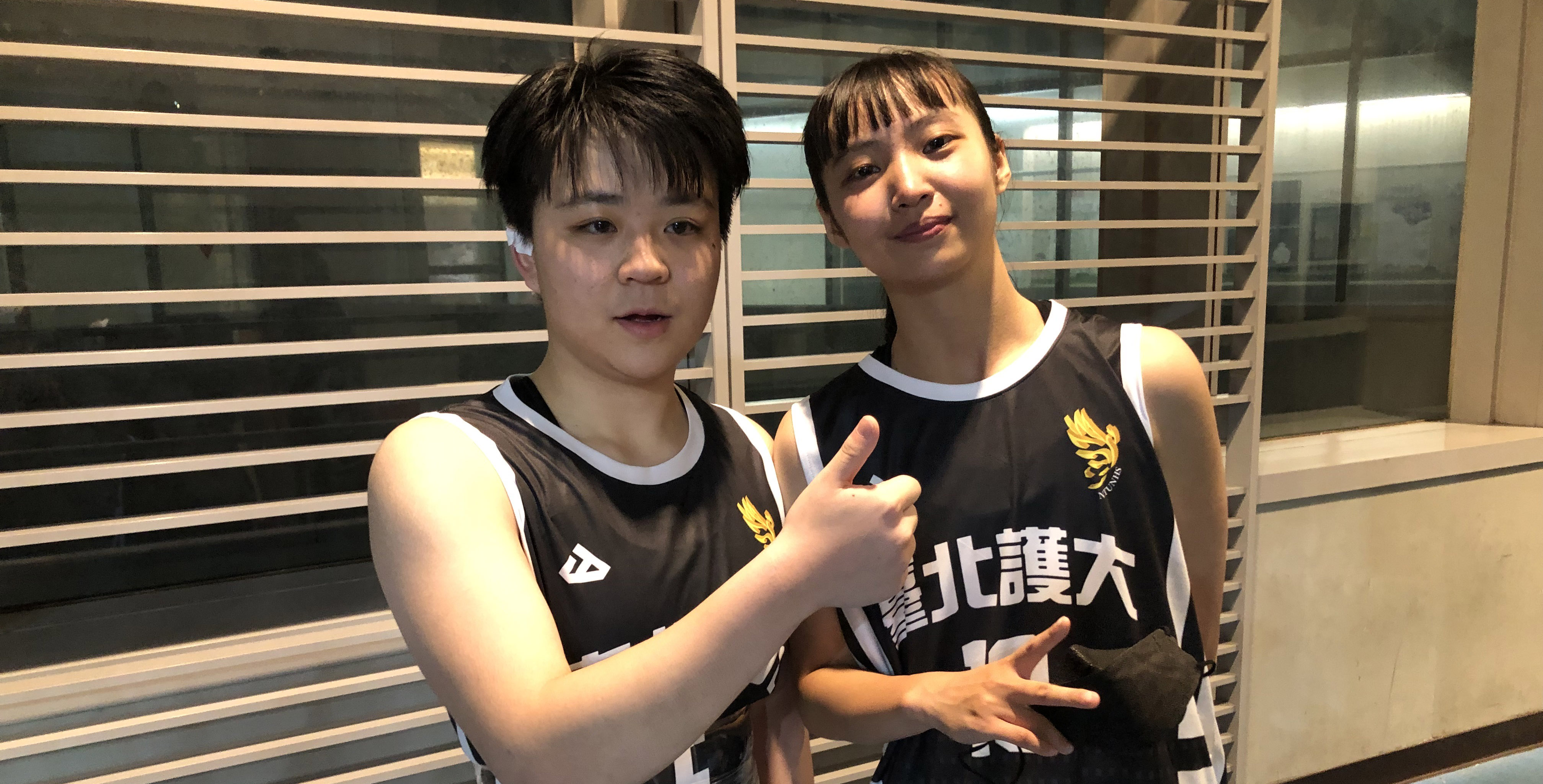 北護2.2秒「準絕殺」隊史一級首勝功臣吳姿儀(左)、莊婷羽。