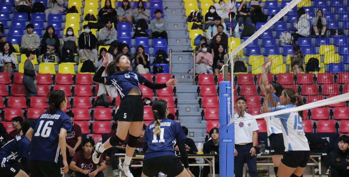 東吳胡盼恩(中)進攻手感火燙。 攝/陳佑嘉