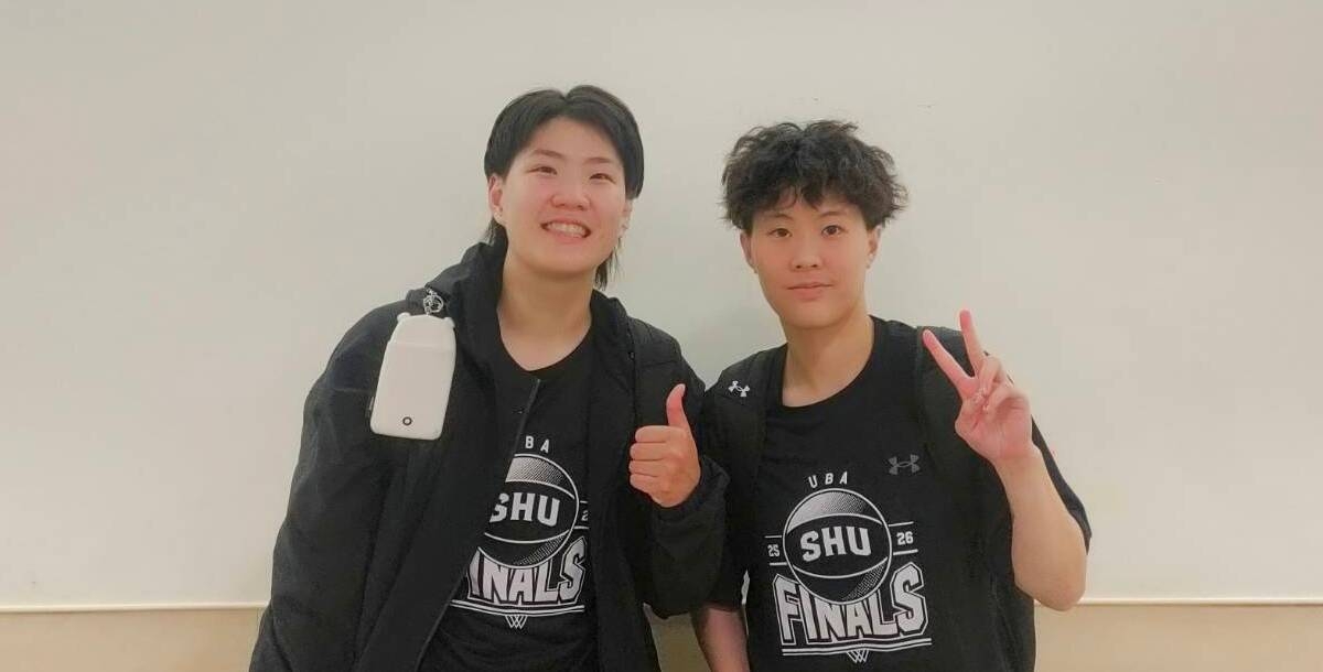 世新大學蔡佑蓮(右)與葉欣宜，迎接學生球員生涯的終章。攝/SSU特派員 林昱丞