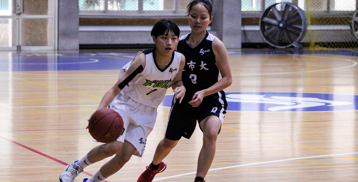 佛光即時修正錯誤,奮力抵抗對手。攝/高霈妤