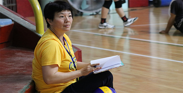 陳儷勻老師數十年如一日，她不但是輔仁大學一般組女排的總教練，更是輔大十多年來排球運動的重要推手。