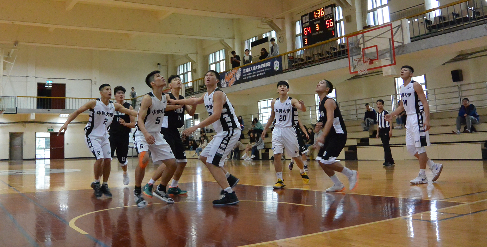 中興三分險勝中山 獲複賽首勝。攝/許喬茵