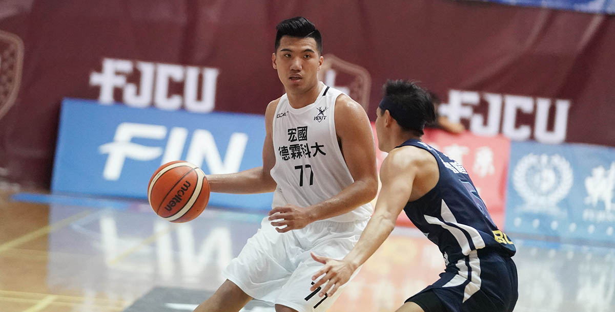 潘泳村2記三分球拿20分、10籃板,首度「雙十」。攝/大專體總