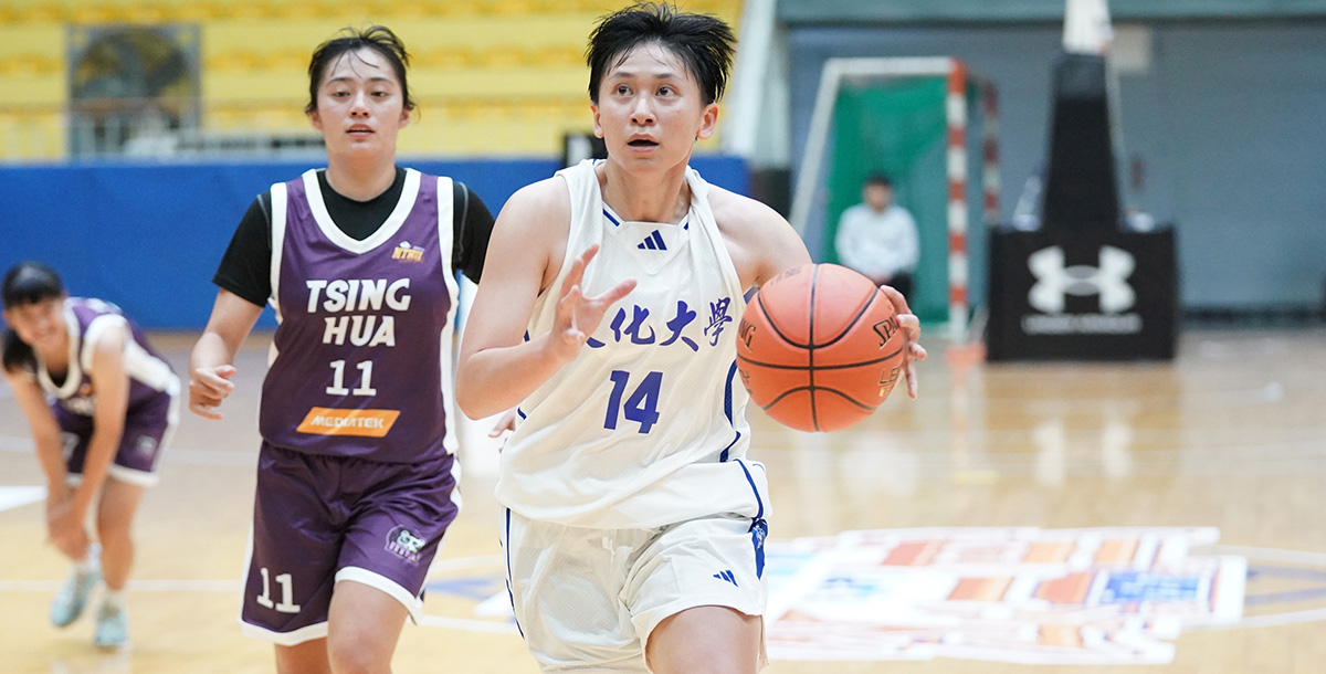 文化大學鄭慧慈拿下15分19籃板。攝/大專體總