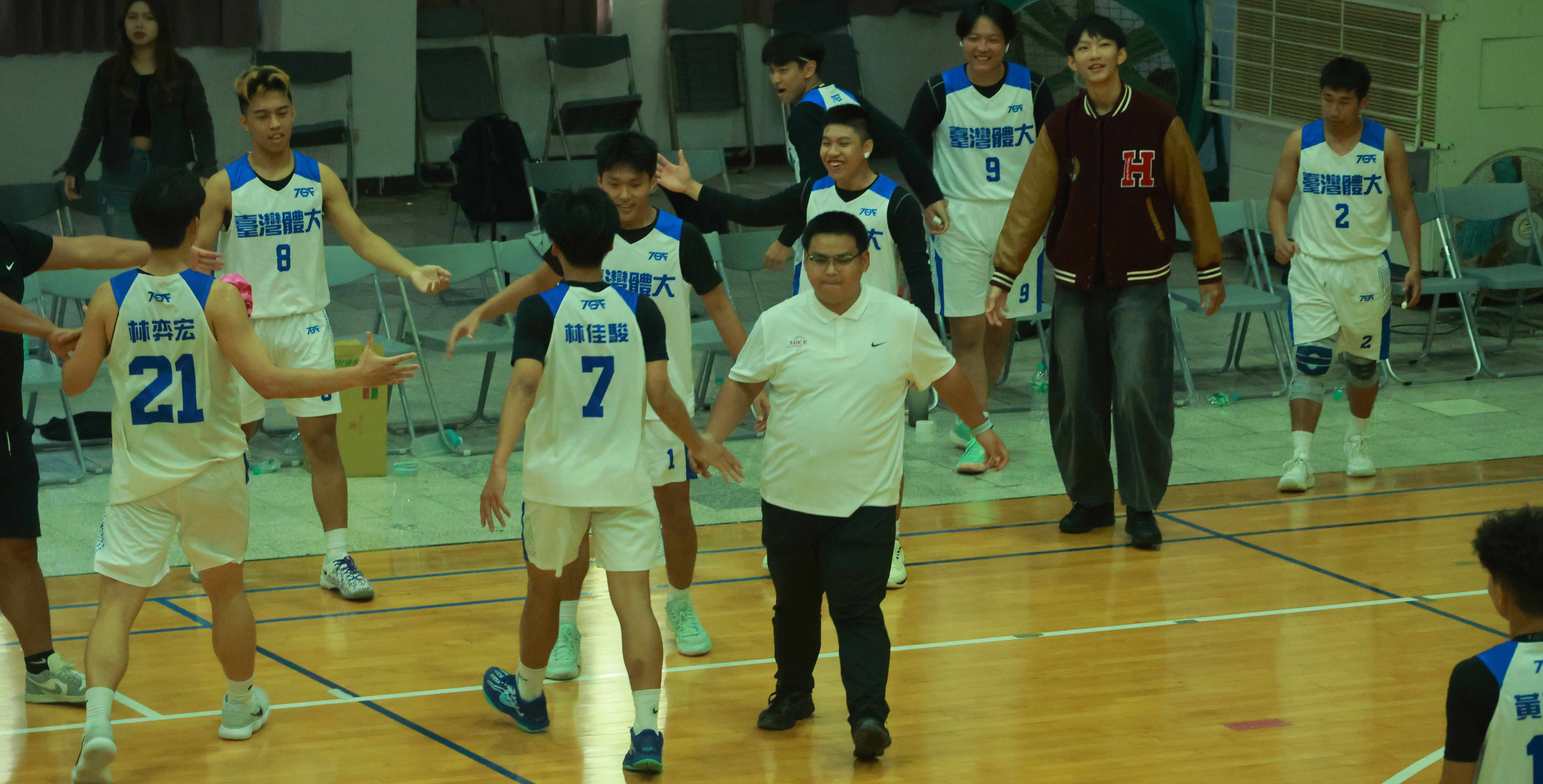 臺體團隊氛圍極佳，以全勝之姿進入複賽。攝/邱治霖