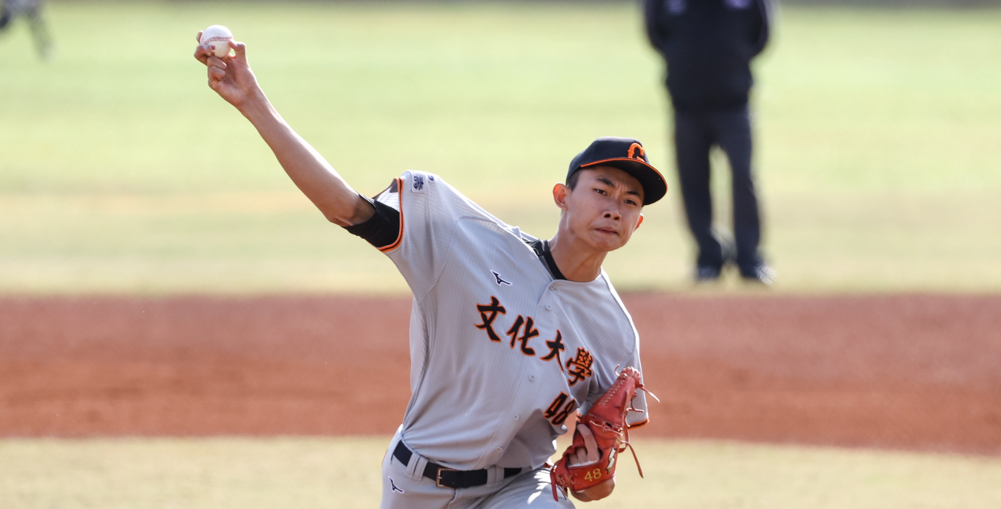 文化大學「火球男」林振瑋先發7局無失分送出11次三振,飆出生涯最快球速160公里。攝/大會