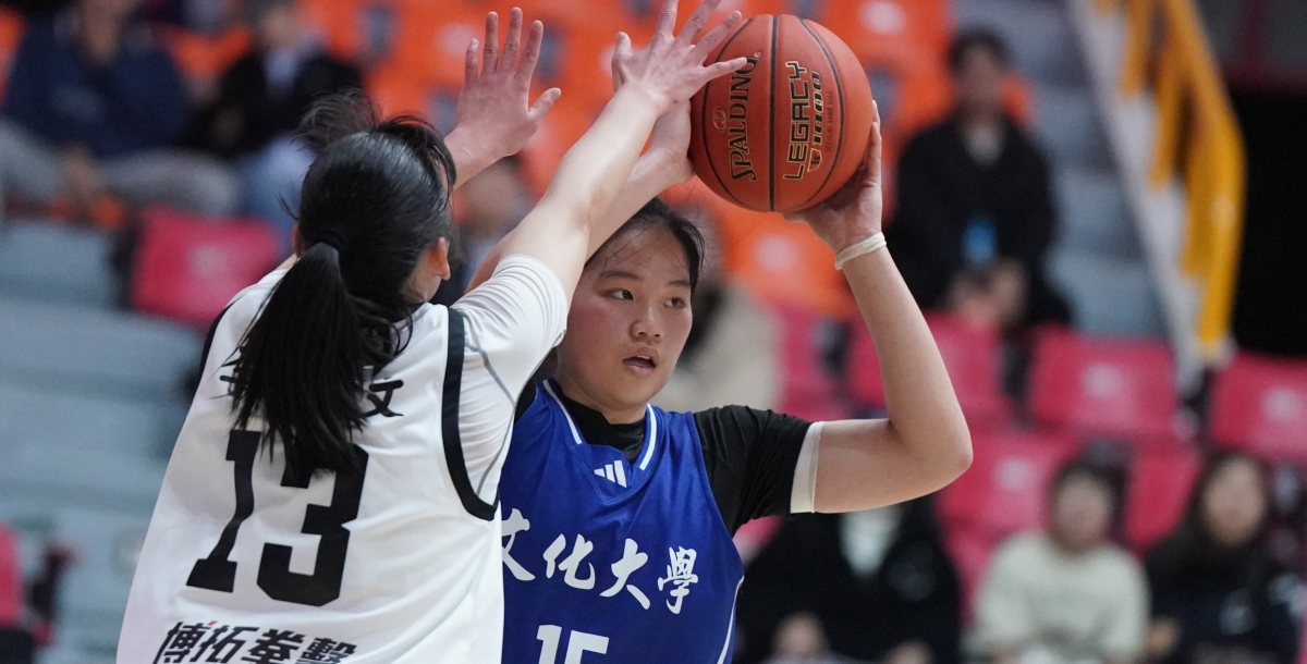 文化廖秀珍17投中8飆初入UBA新高17分，外帶13籃板。攝/大專體總