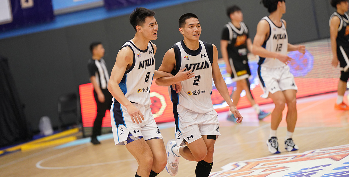 臺灣藝大徐堂琪(左)及王威翔(右)。攝/大專體總