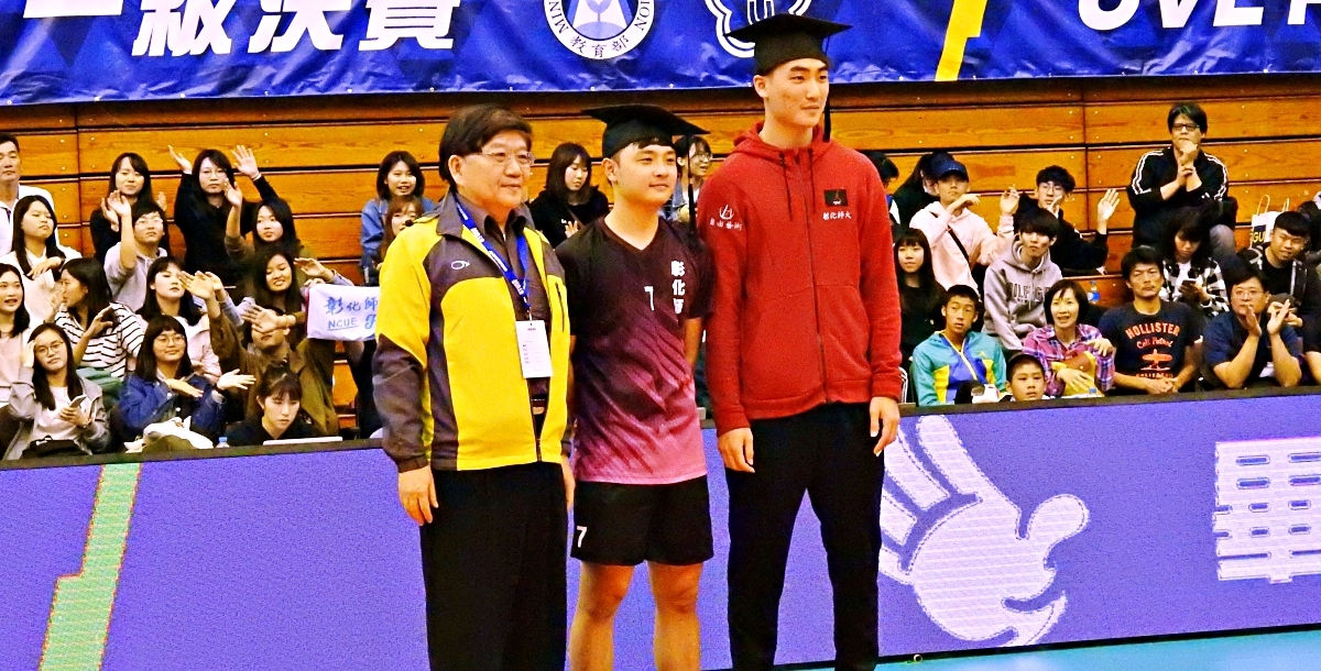 彰師大畢業生謝宗樾(左)和林豐慶(右)。攝/楊騰億