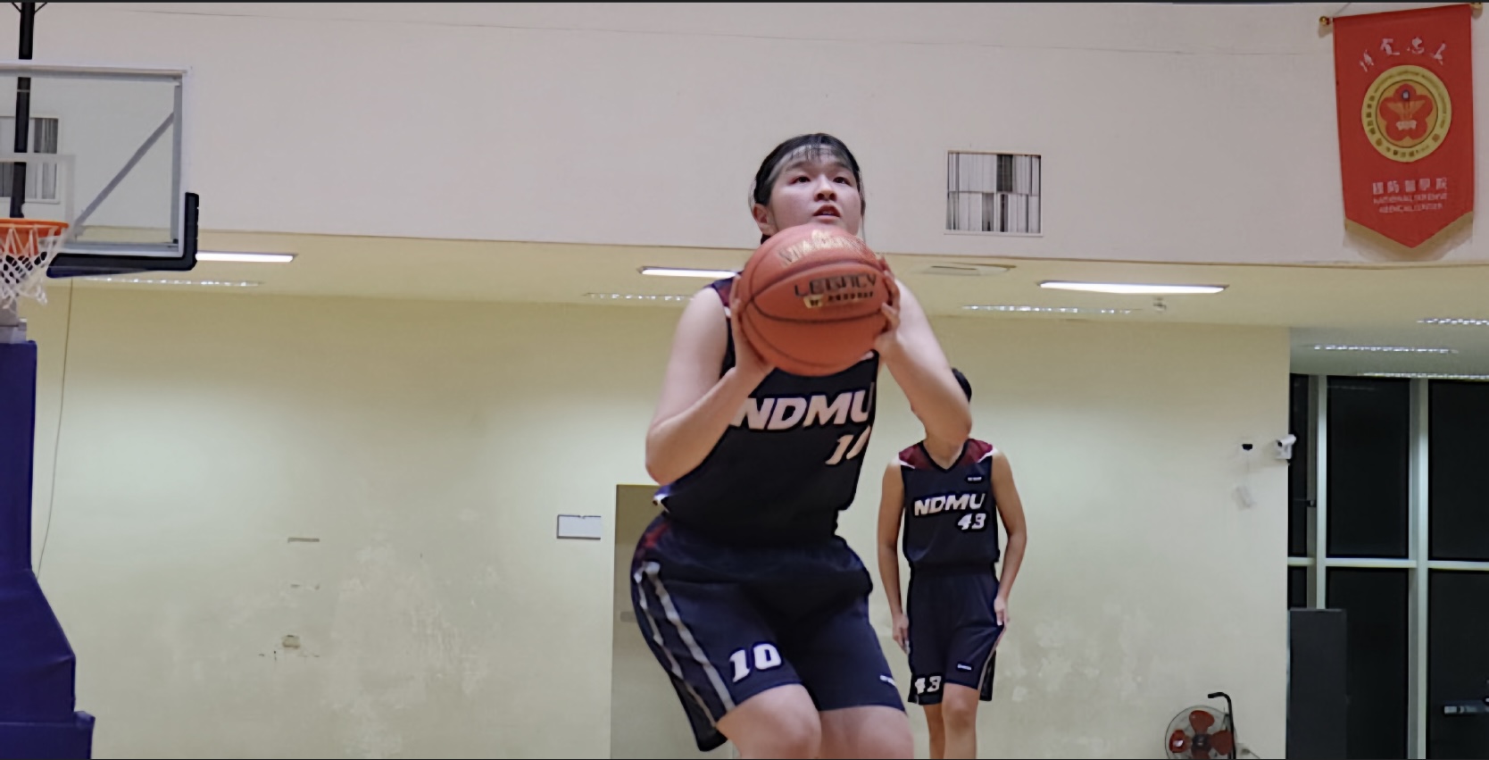 國防醫隊長蔡采秀罰球。攝/王朝麟 