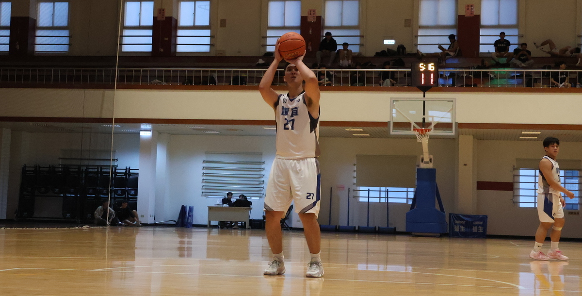 靜宜得分重任落在黃天昊身上，球隊主要火力點。攝/陳彥甄