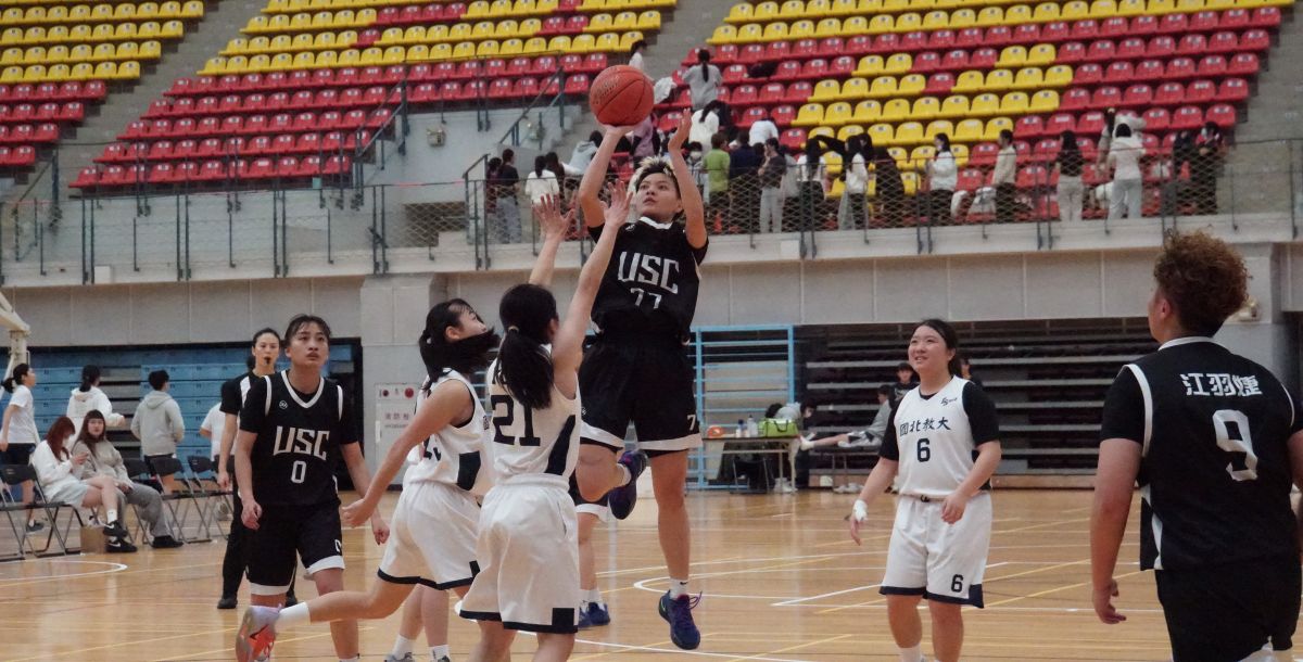 實踐團隊今日表現佳，進攻多點開花、撕裂對手防線。攝/廖芸萱