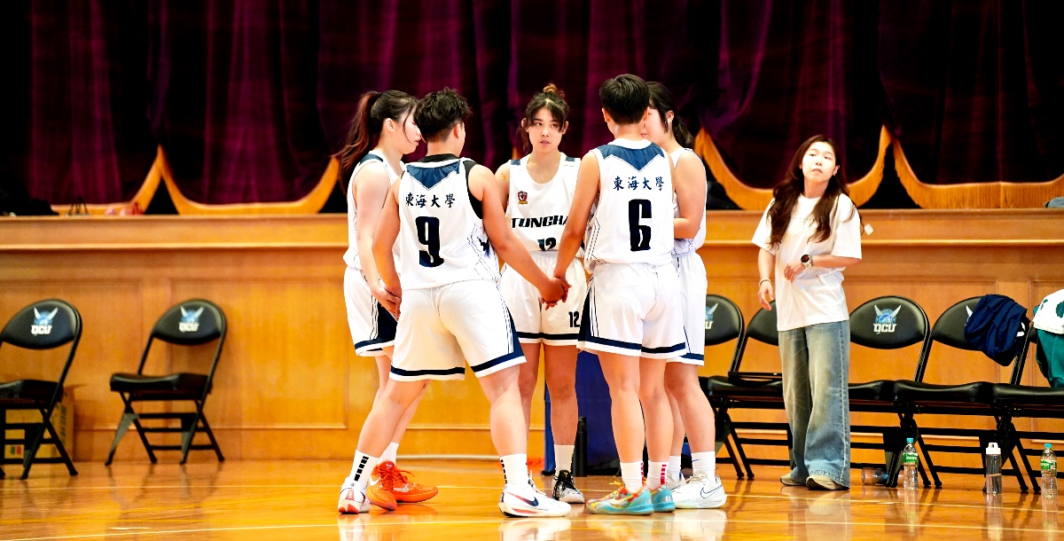 東海女籃上下一條心，團隊默契與積極防守，全隊齊心力拚全國賽門票。攝／施浚璿