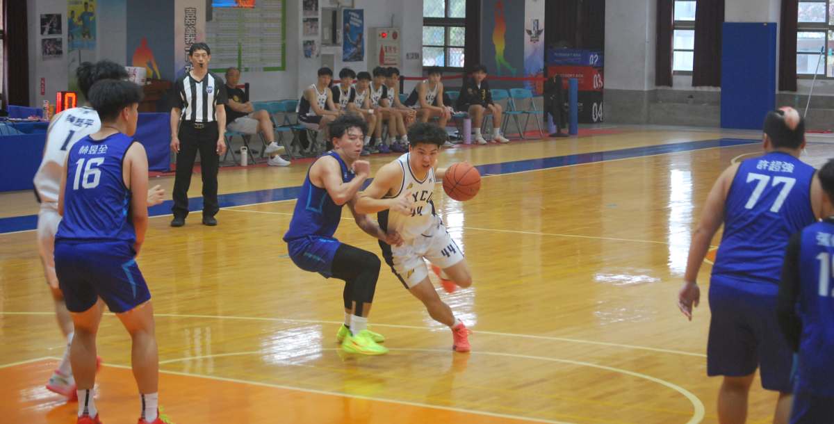 陽明交大突破對手防線,拿下多次進攻機會。攝/吳妤宸