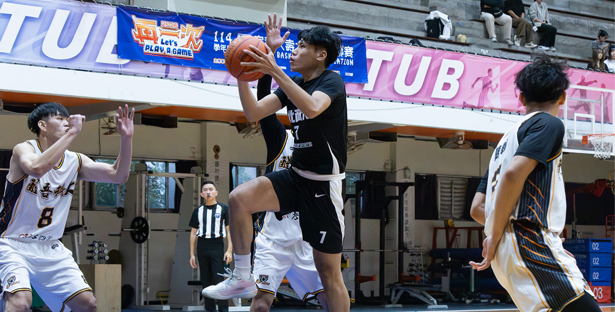 北商何建廷獨拿全隊最高16分。