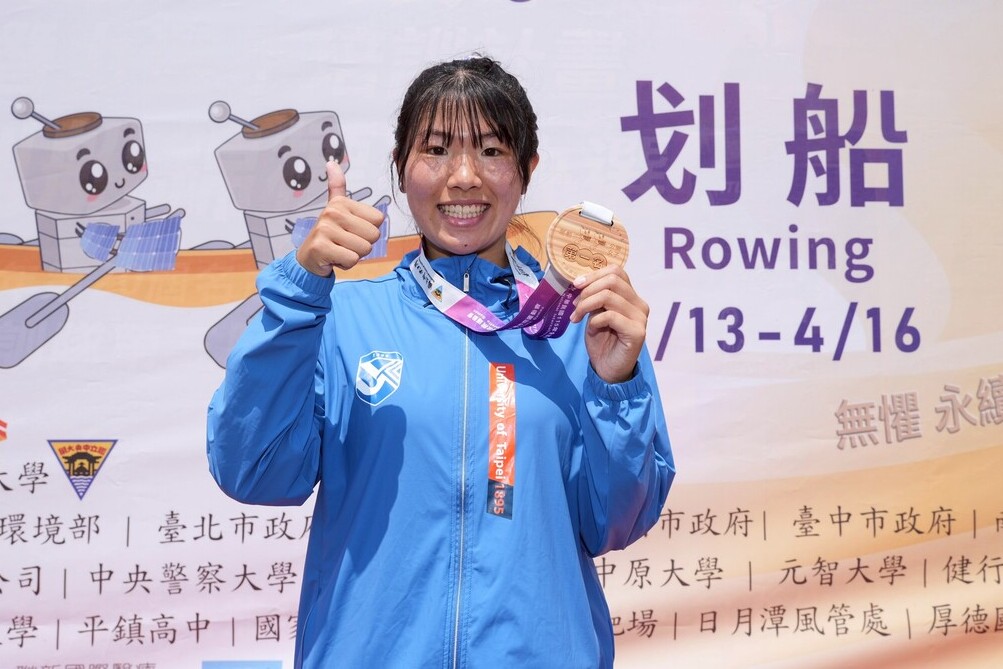 北市大林暄芸在公開女生組單人雙槳艇、公開女生組雙人單槳艇笑納雙金。圖/全大運辦公室提供