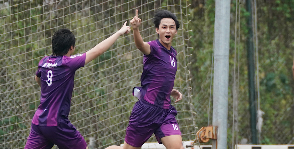 清華許善傑（16）踢進冠軍戰全場唯一的致勝球。攝/大專體總