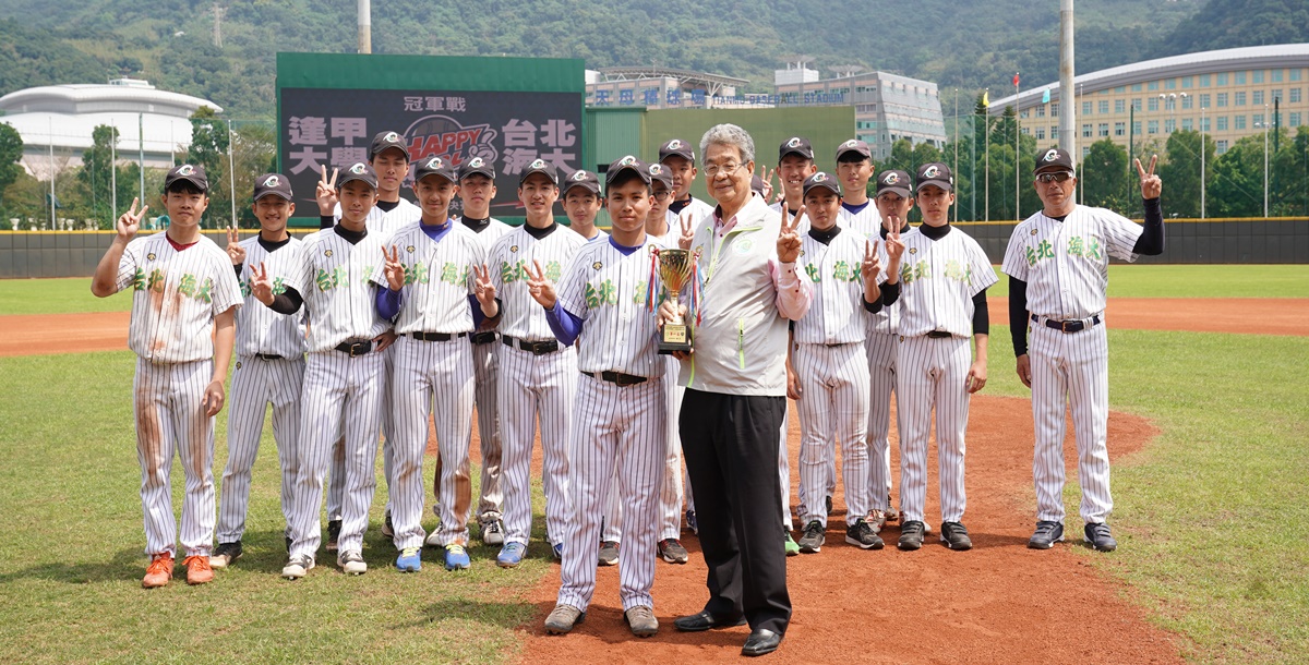 台北海大投打俱佳 成軍第三年奪下冠軍寶座。攝/大專體總