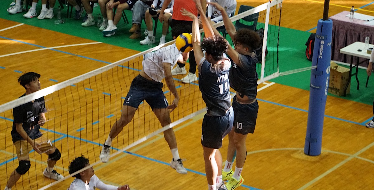 臺大與清華火力全開，展現精彩攻防。 攝/石珮琪