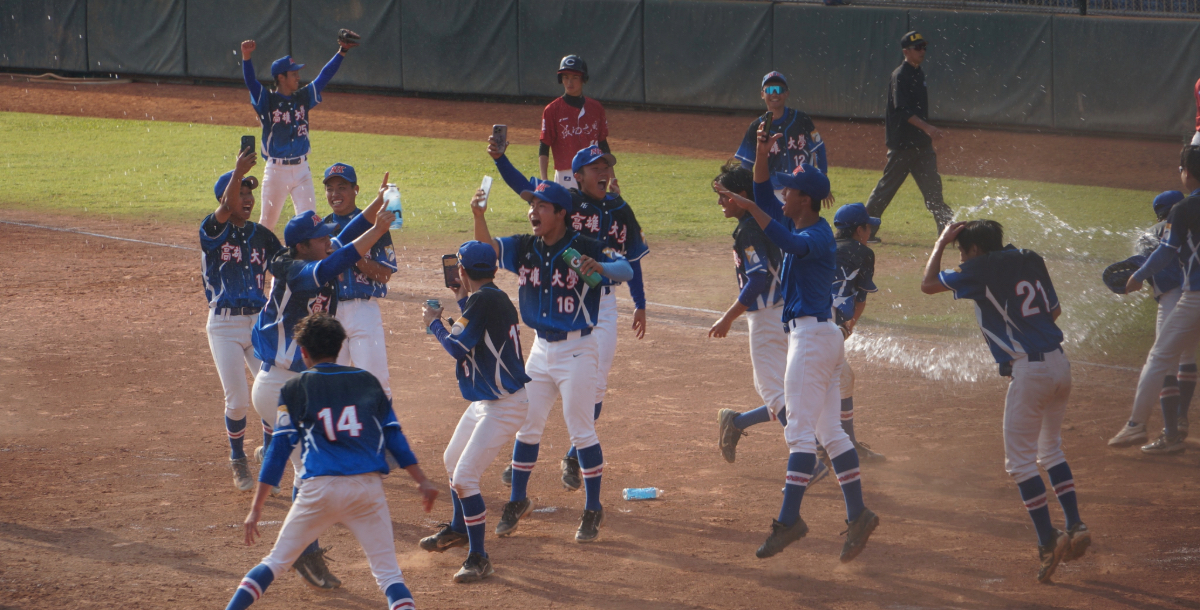 高雄大學擊退成功大學， 以亞軍為本賽季收尾。攝/王詠盛 (另開新視窗)