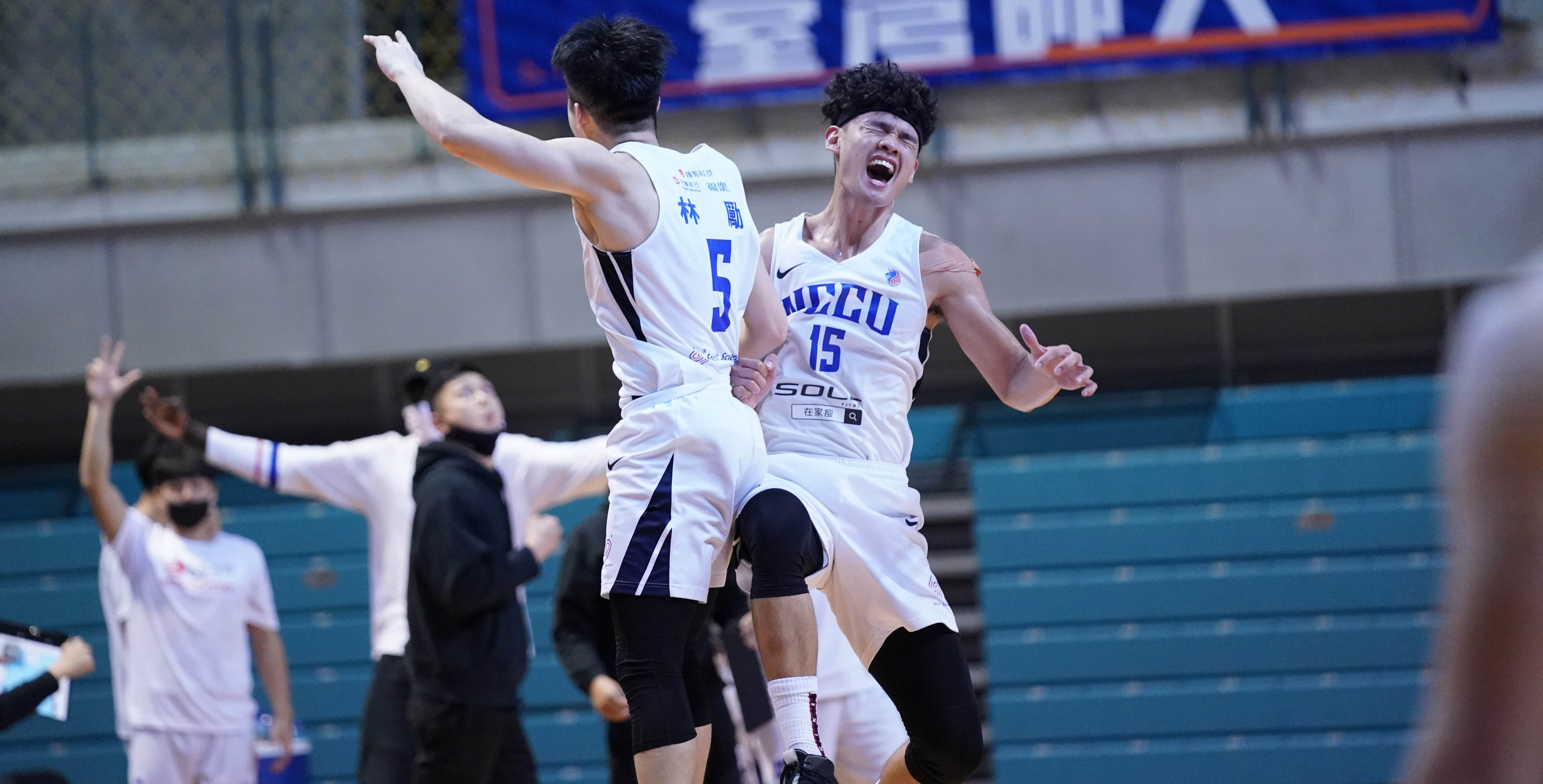 政治大學四人上雙收下複賽第6勝,複賽排名第一前進小巨蛋。攝/大專體總
